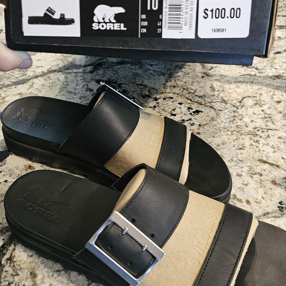Womens roaming buckle slide